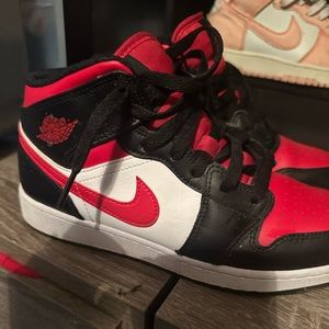 Black red white Jordan 1